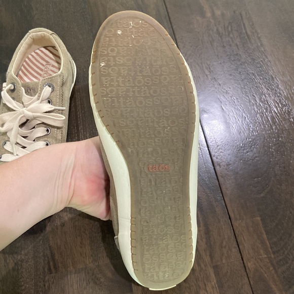 Taos star khaki wash canvas sneaker size 8 some spots on the left shoelace - Picture 15 of 17